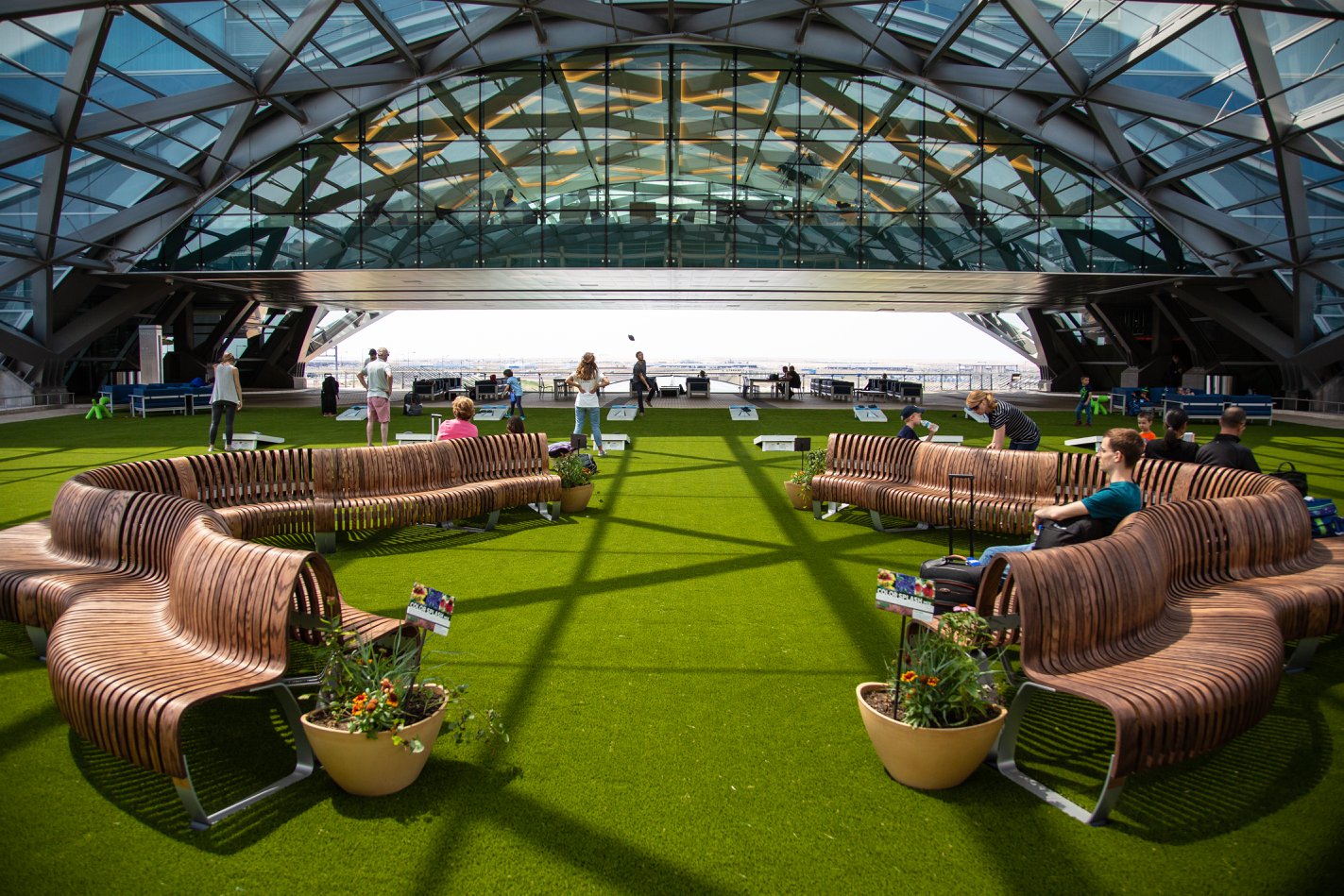 Waiting area with artificial grass