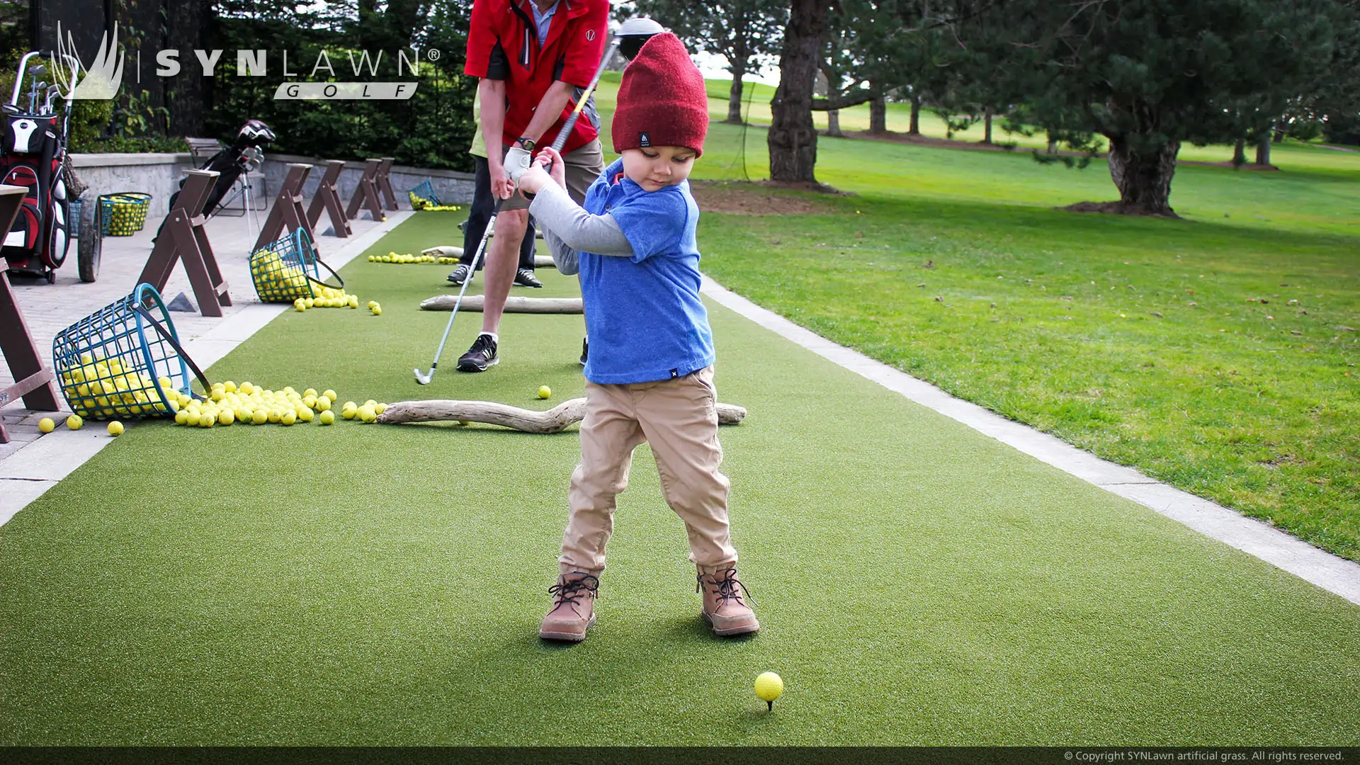 kid-teeing-artificial-grass-synlawn