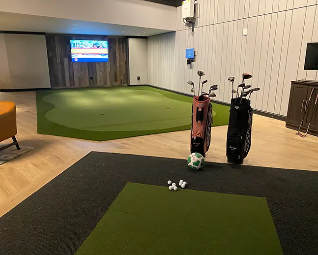 colorado-golf-simulators-6 Indoor golf simulator from SYNLawn