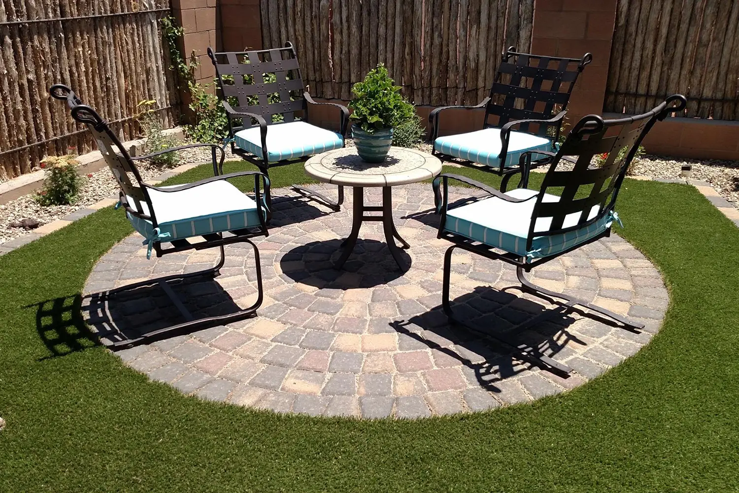 artificial-grass-patio-blog-img-3 Artificial grass patio installed by SYNLawn